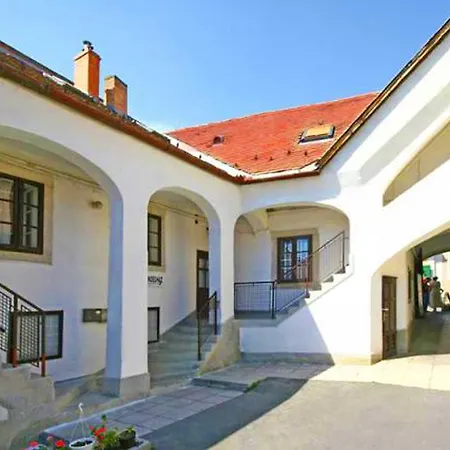 Pensjonat Barokk Vendeghaz Eger