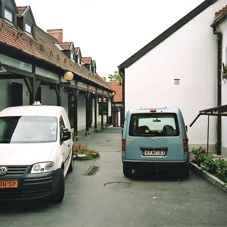 巴洛克文德翰旅馆 3*